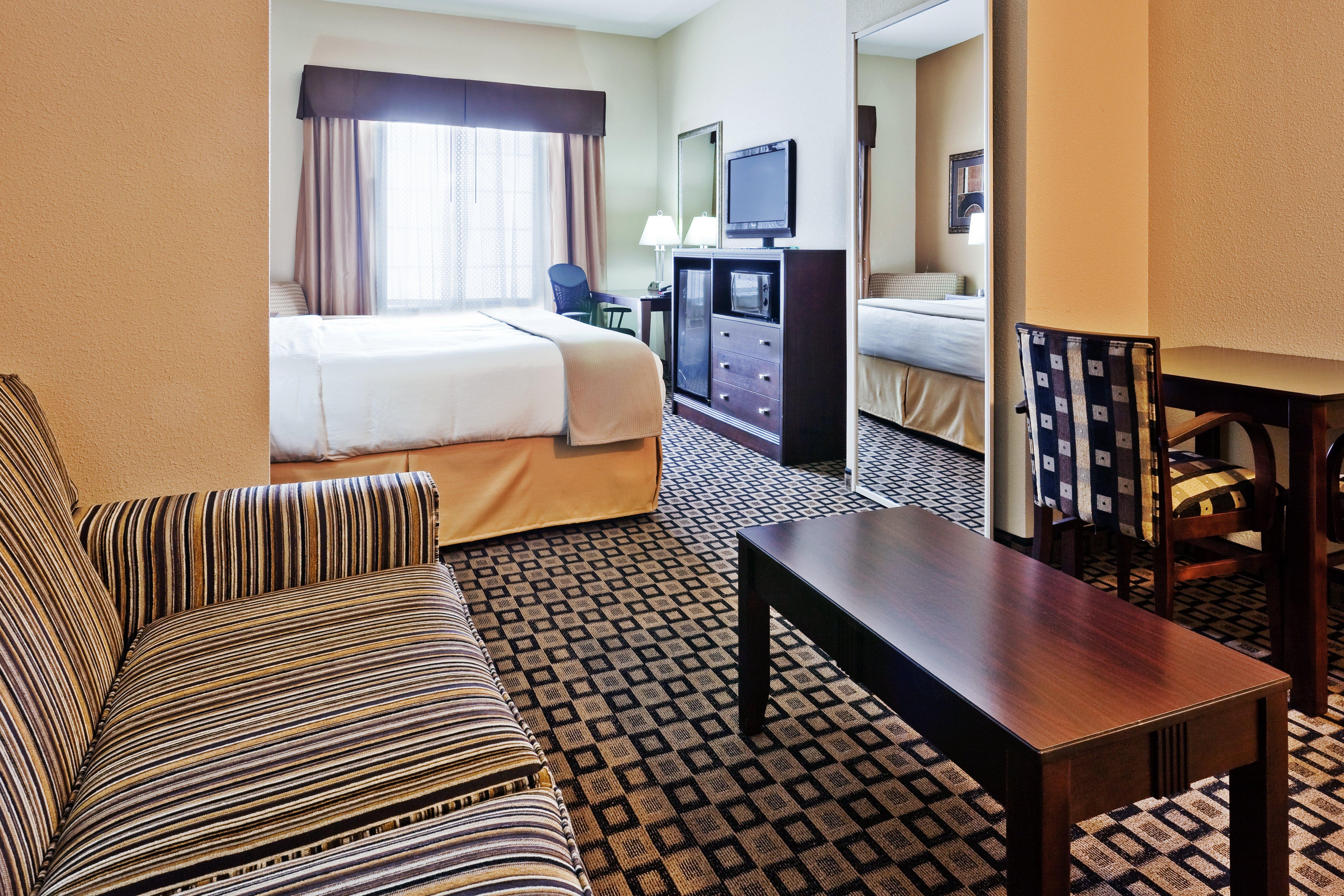 Holiday Inn Express & Suites Clovis By Ihg Bagian luar foto