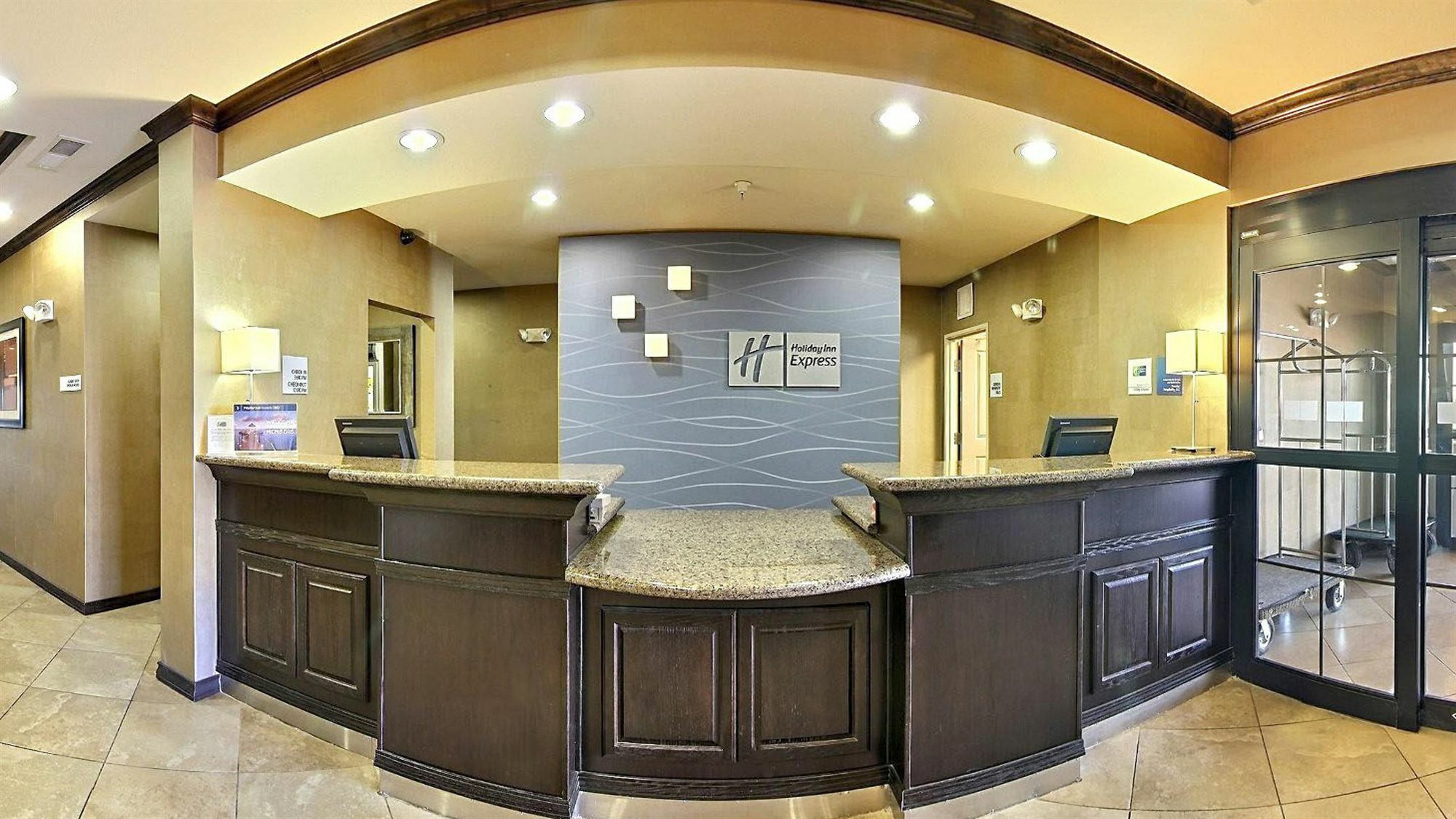 Holiday Inn Express & Suites Clovis By Ihg Bagian luar foto